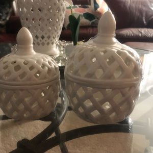 - NEW White decor mini open ginger jar. Neve…